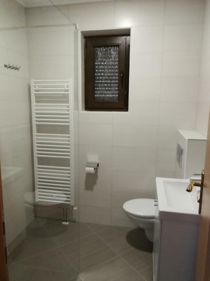 Apartmant & Room Bruna Dreznik Grad ภายนอก รูปภาพ